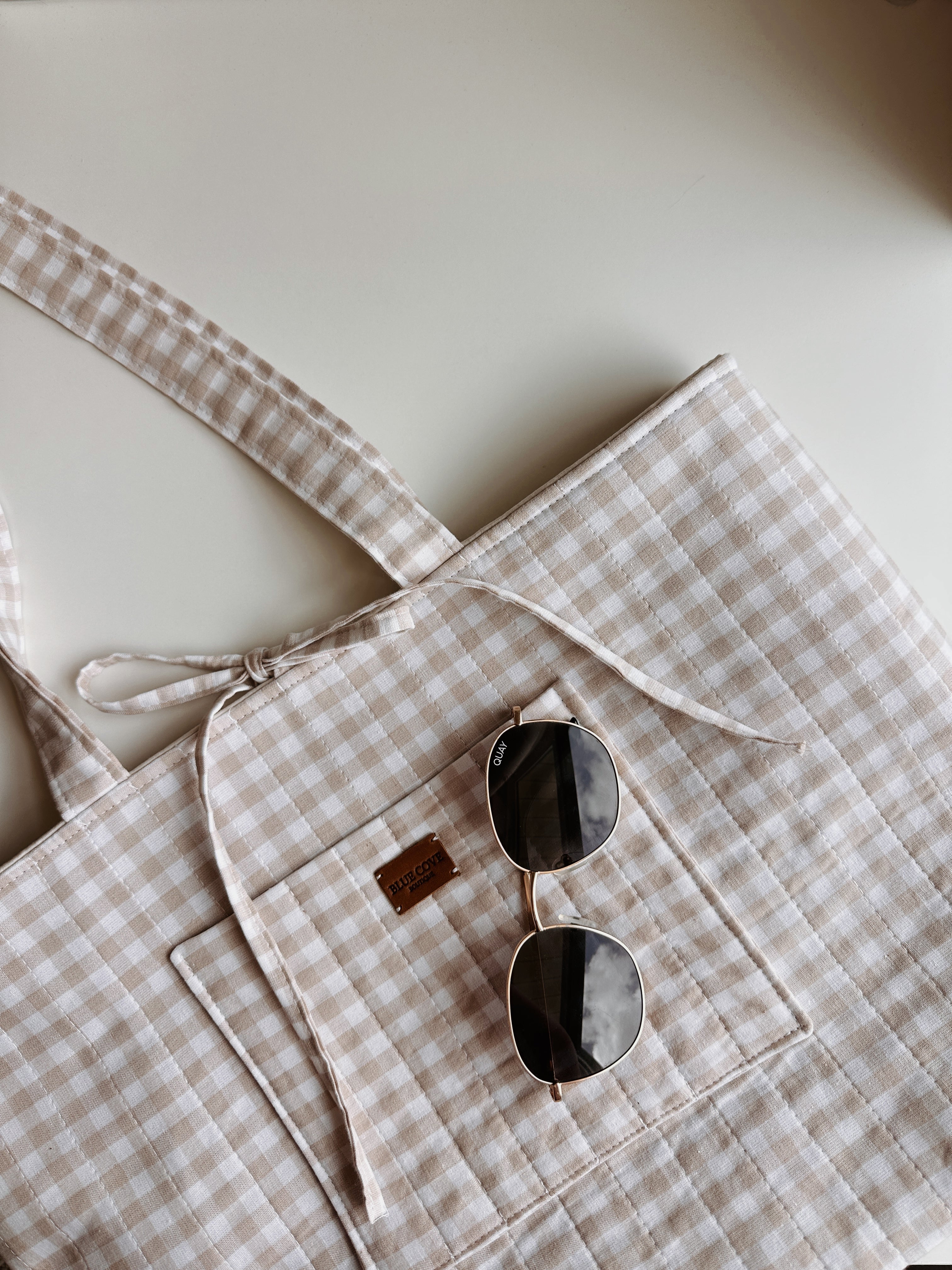 Sandstone Gingham Tote – Blue Cove Boutique