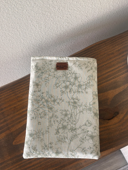 Magnolia Book Cover